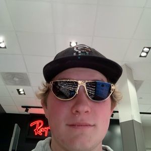 Meet your Posher, Will